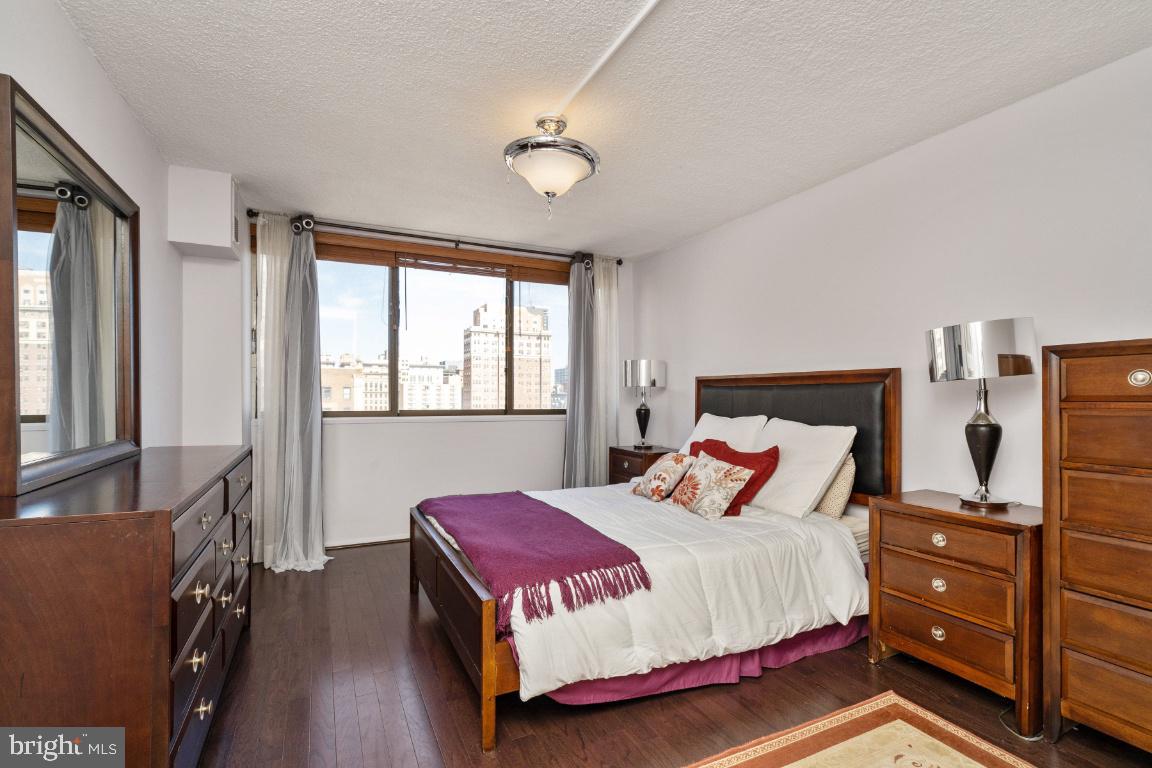 1326-42 Spruce St #1801