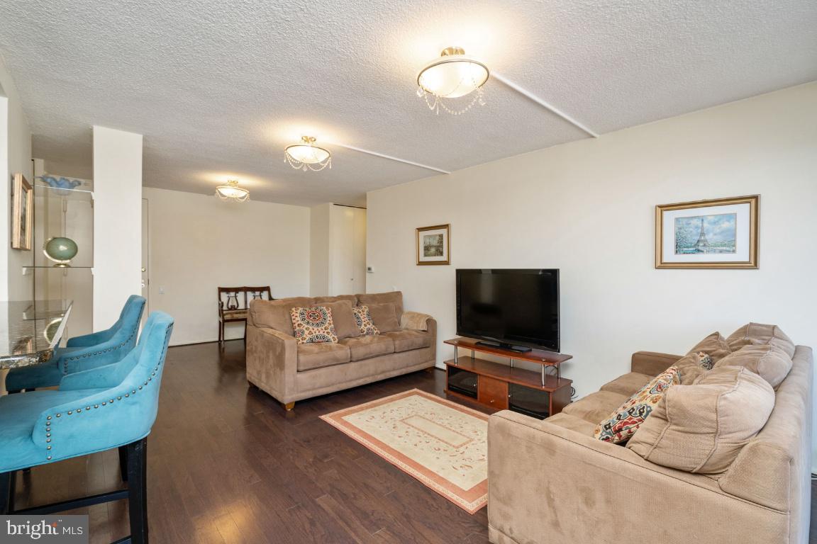 1326-42 Spruce St #1801
