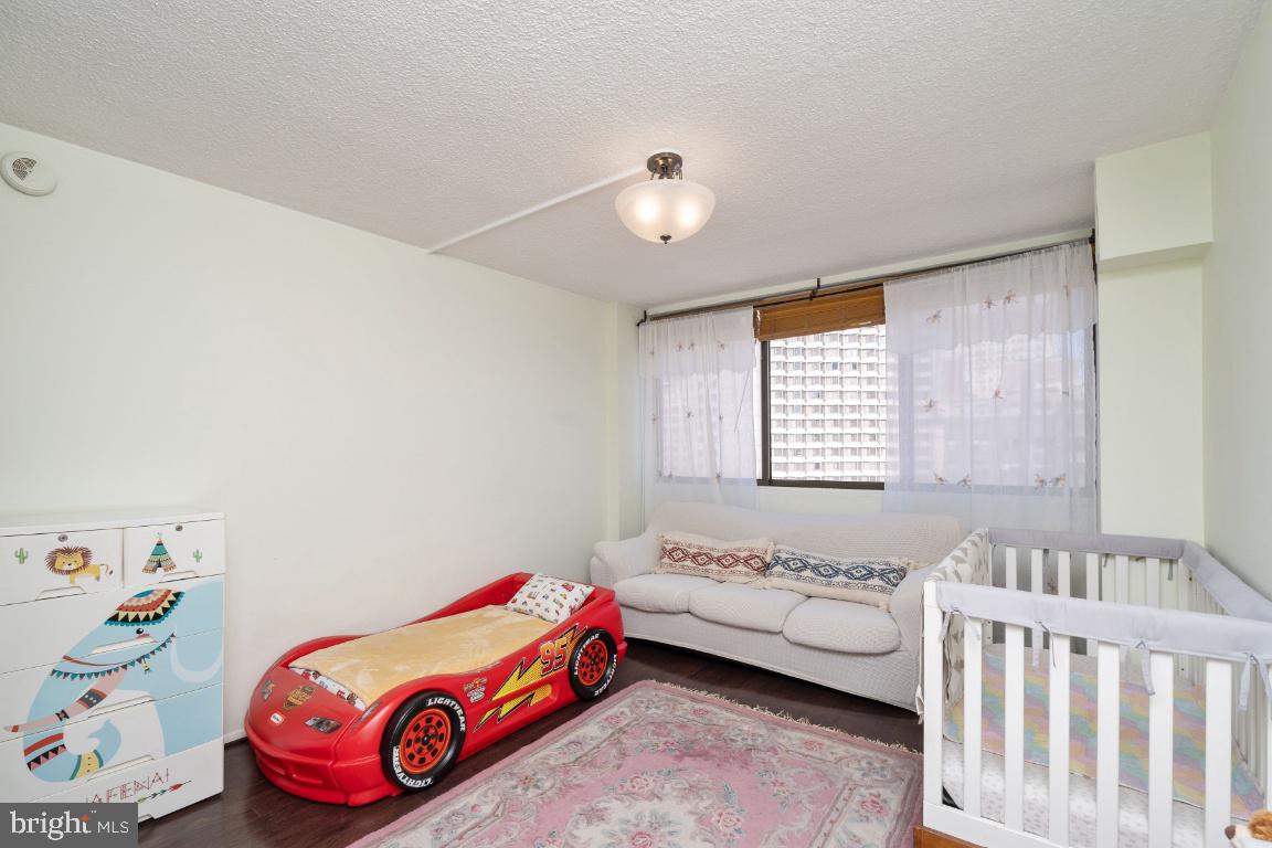 1326-42 Spruce St #1801