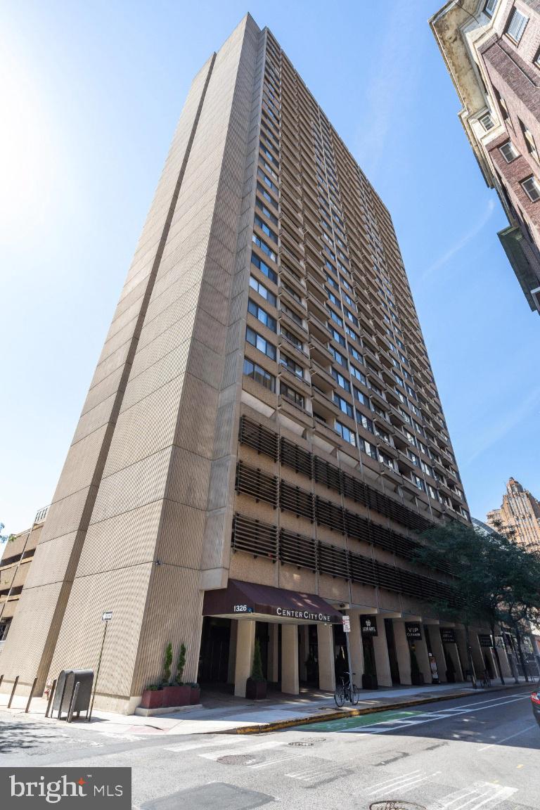 1326-42 Spruce St #1801