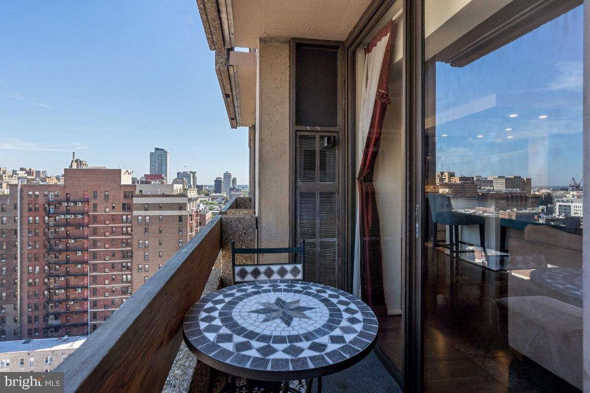 1326-42 Spruce St #1801