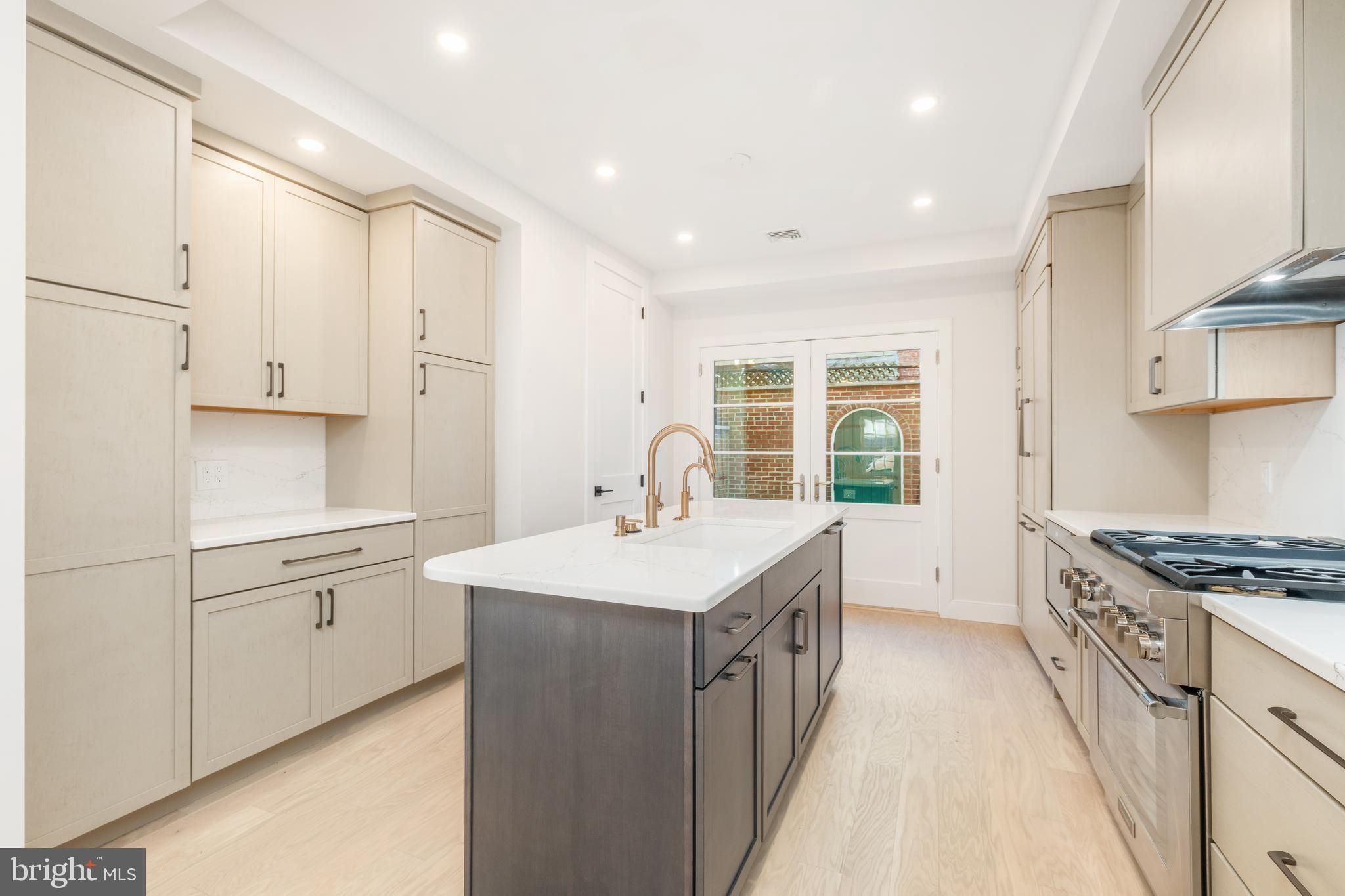 2045 Rittenhouse Sq