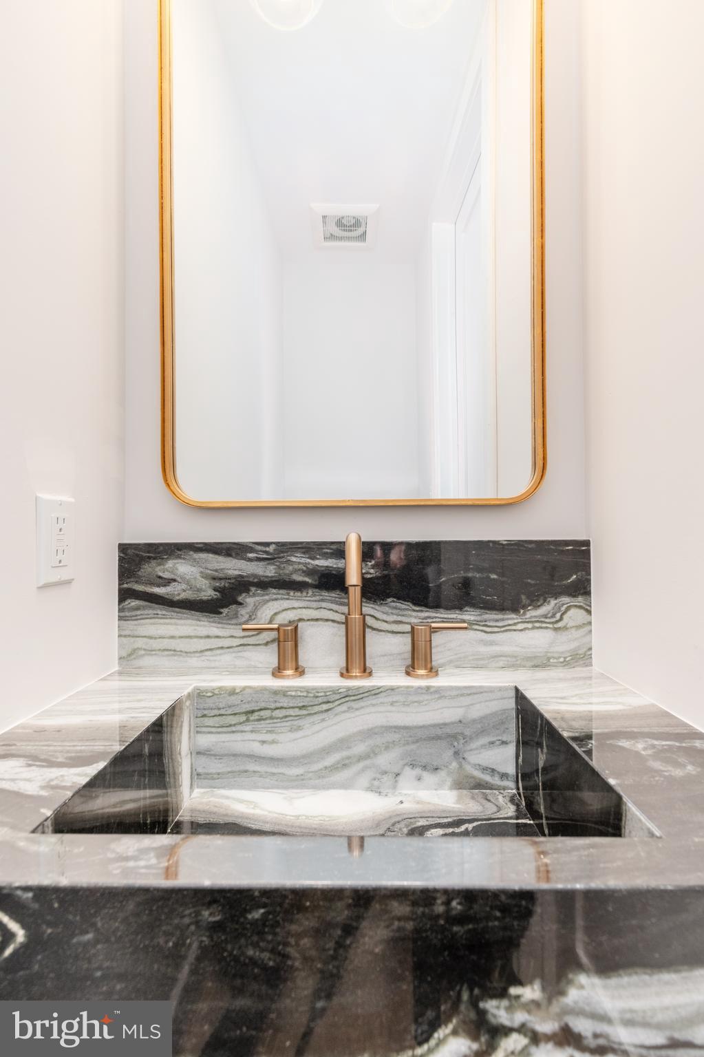 2045 Rittenhouse Sq
