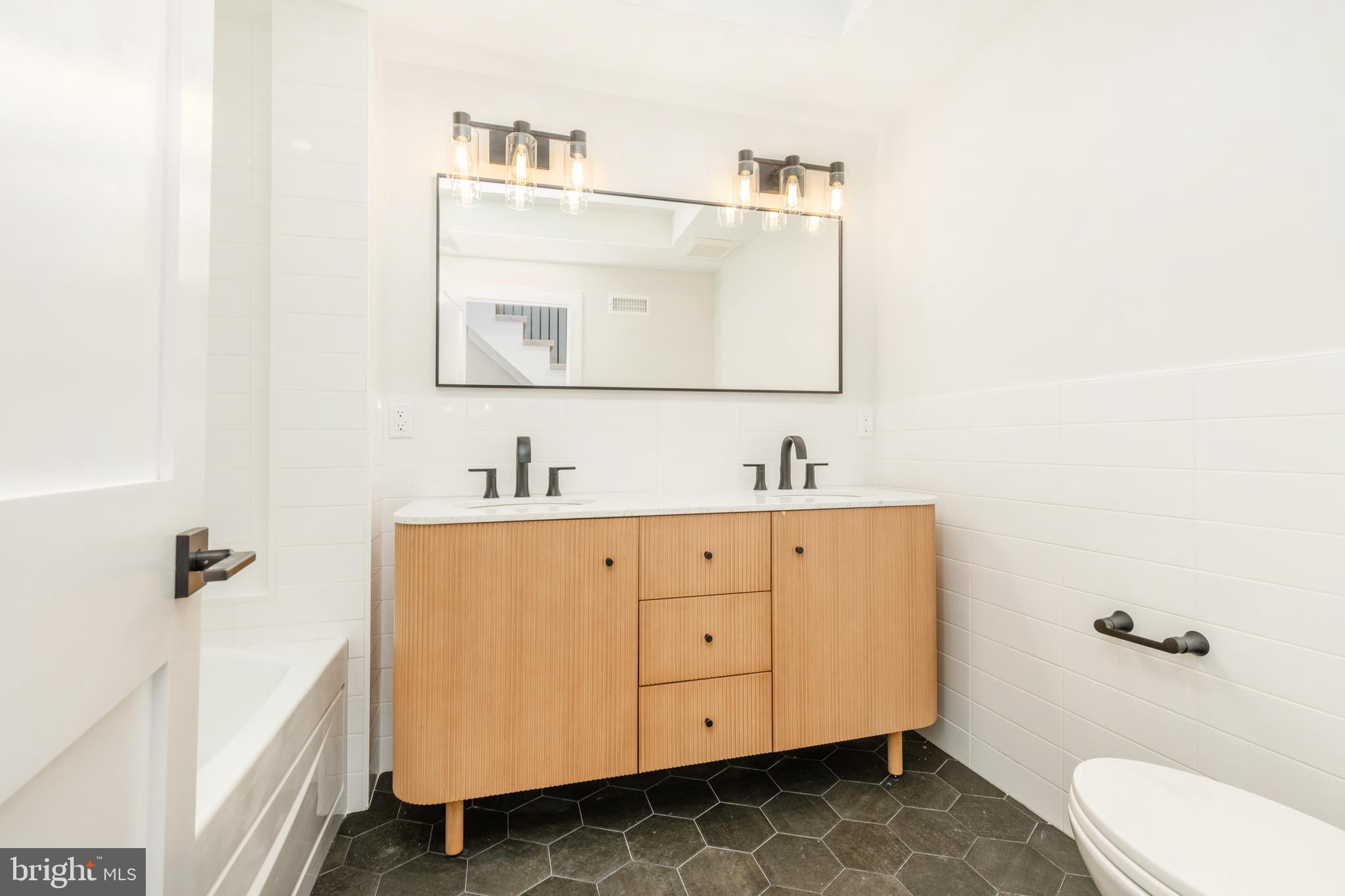 2045 Rittenhouse Sq