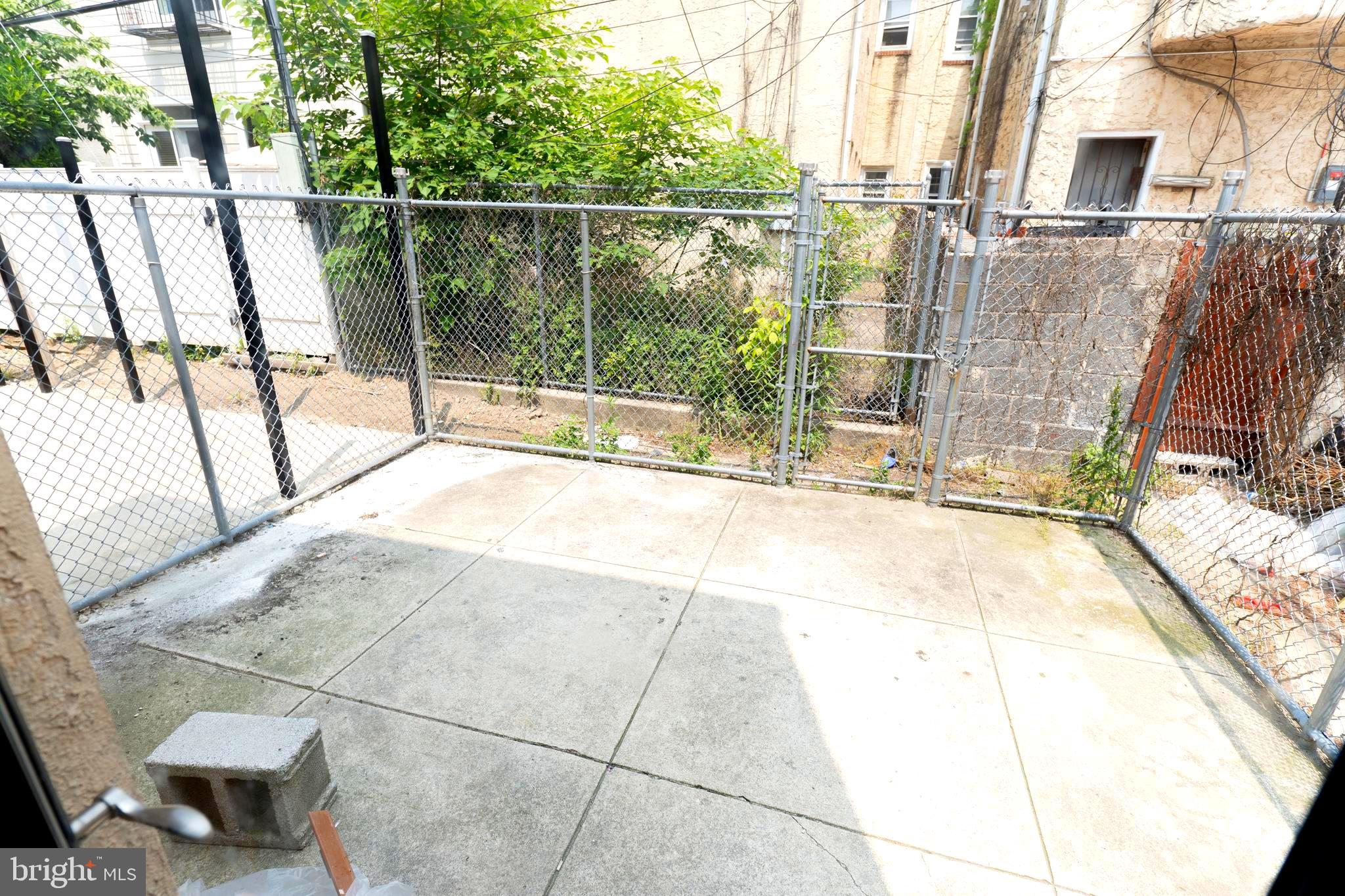 1909 Montrose St