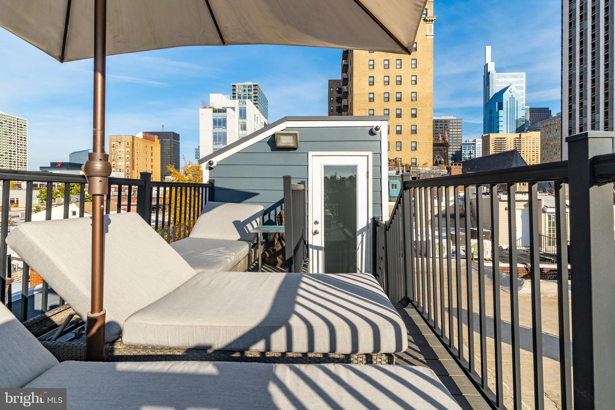 2109 LOCUST ST