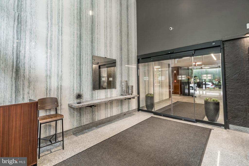 604-36 S Washington Sq #409
