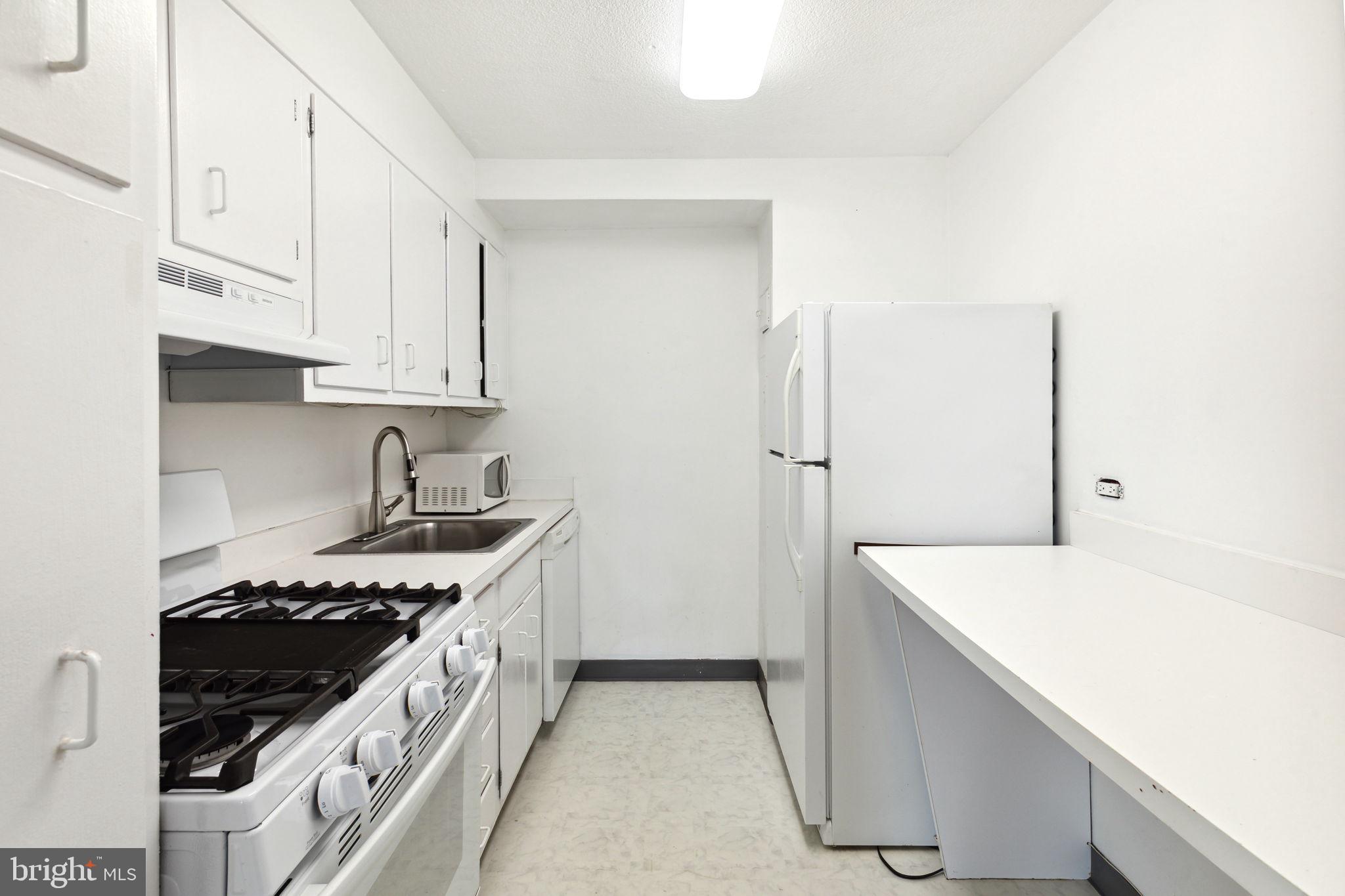 604-36 S Washington Sq #409