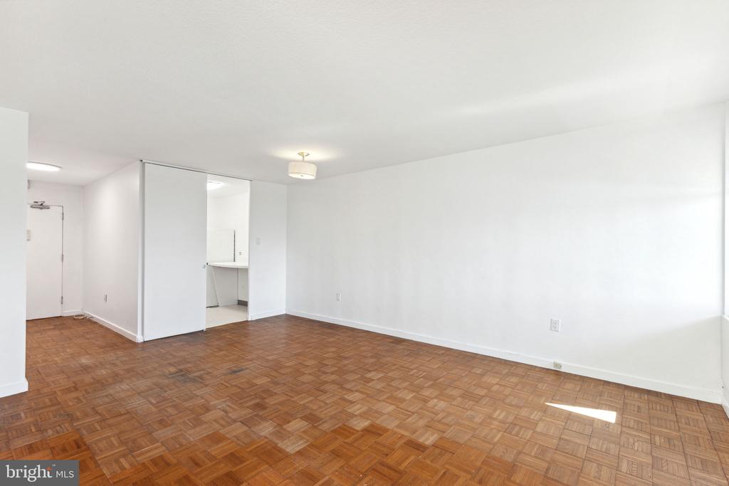 604-36 S Washington Sq #409