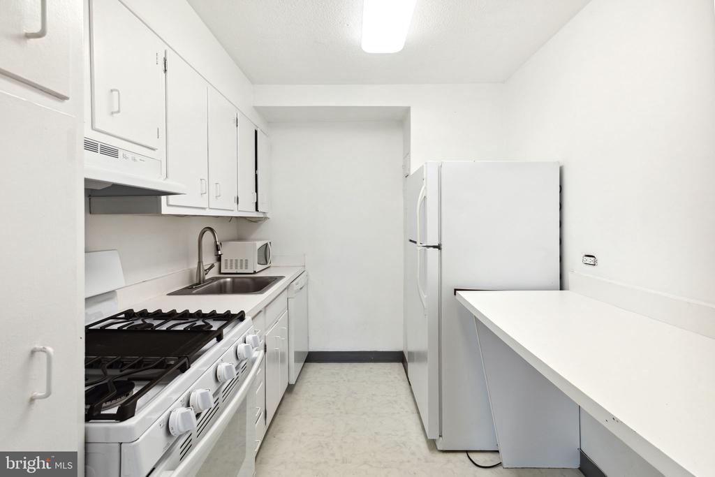604-36 S Washington Sq #409