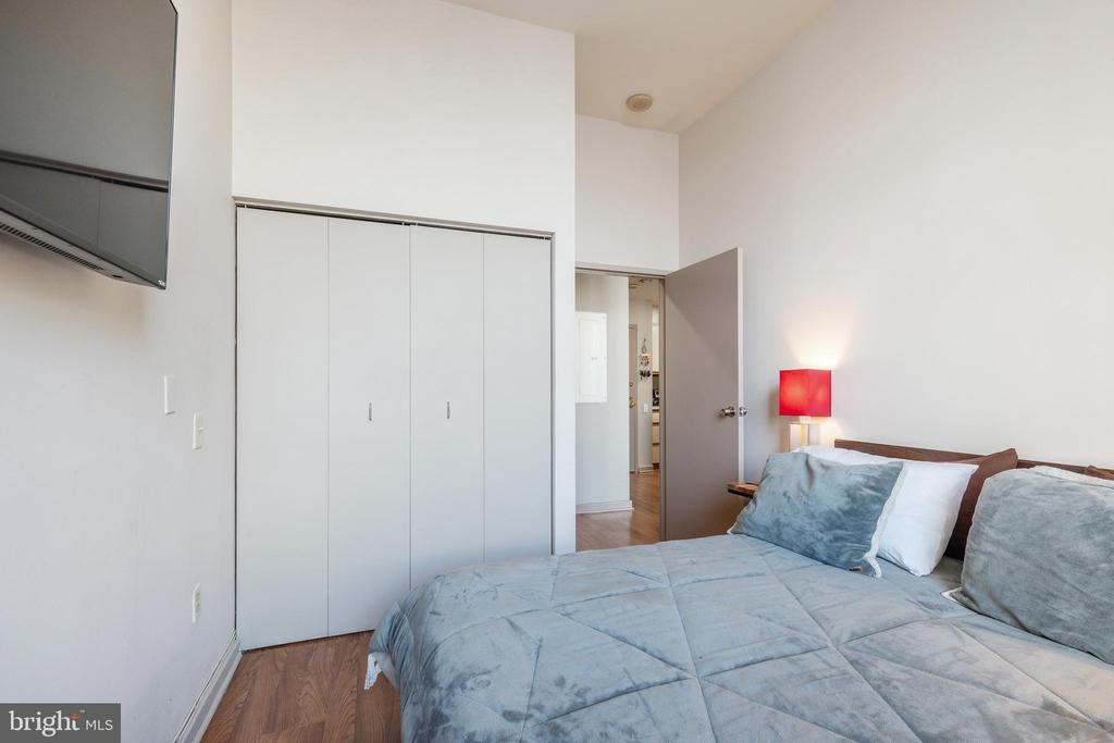 315 New St #220