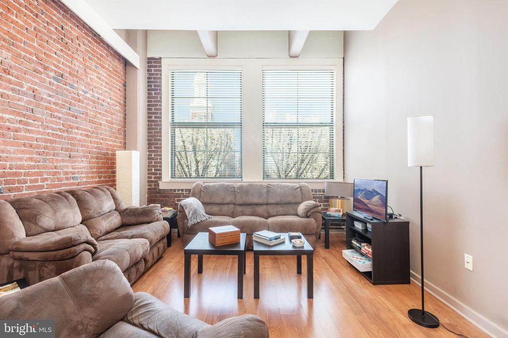 315 New St #220