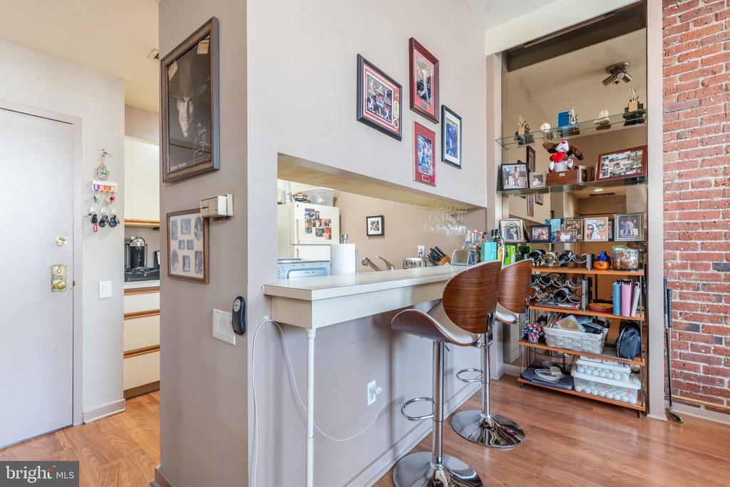 315 New St #220