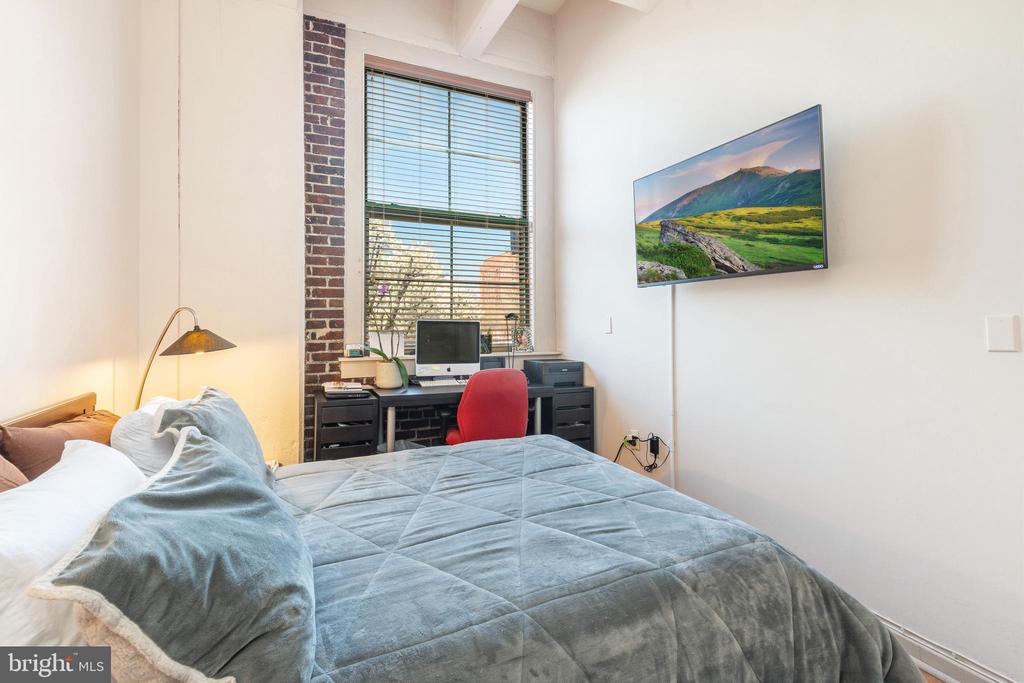 315 New St #220