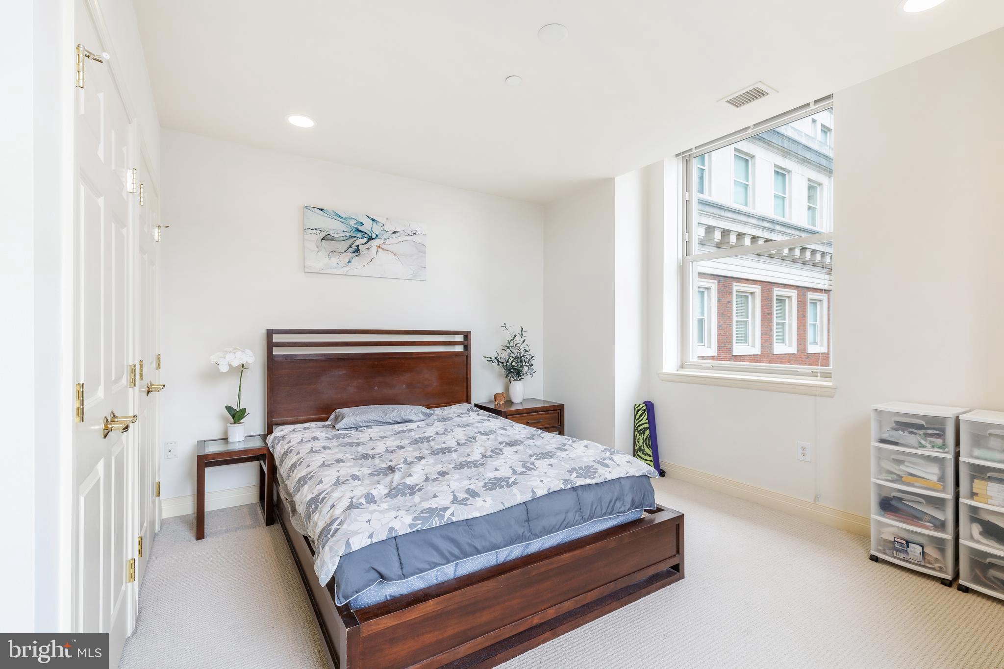 1600-18 ARCH ST #1715