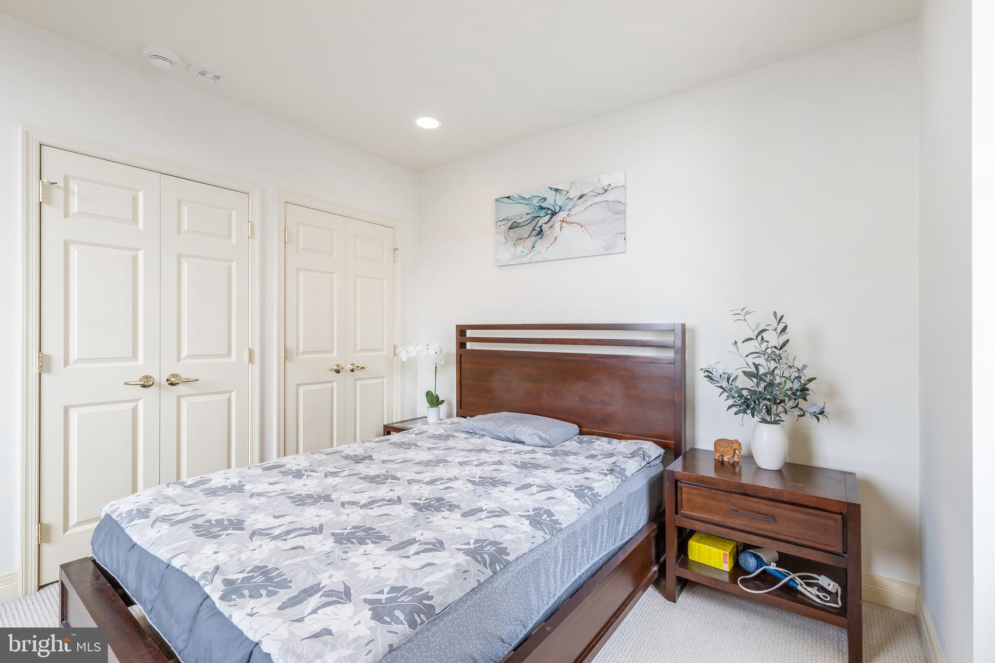 1600-18 ARCH ST #1715