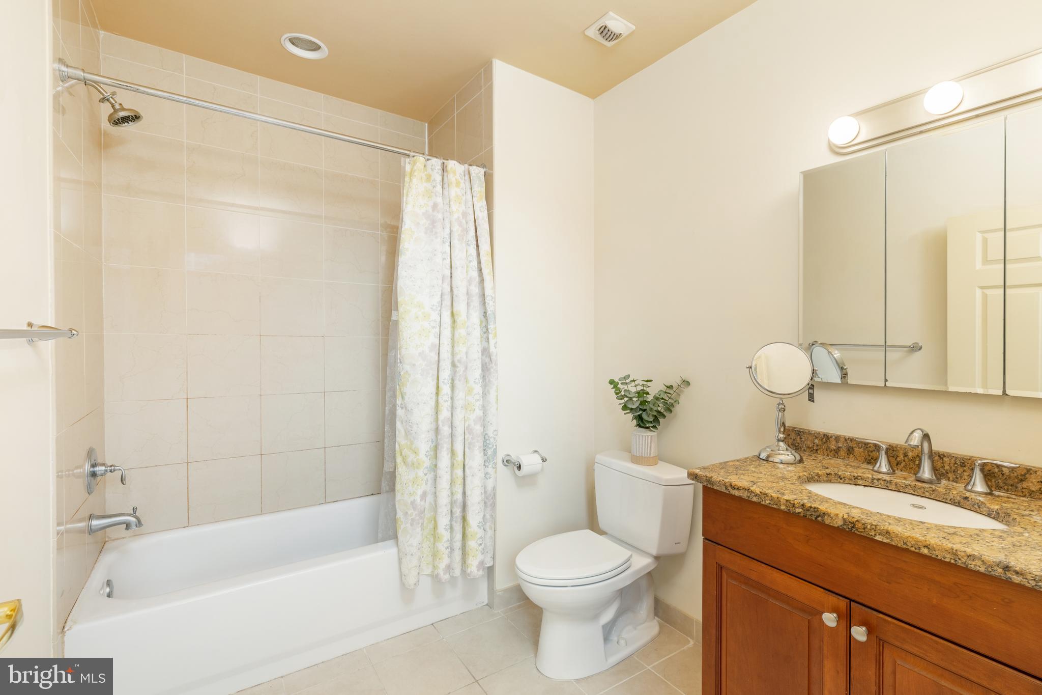 1600-18 ARCH ST #1715