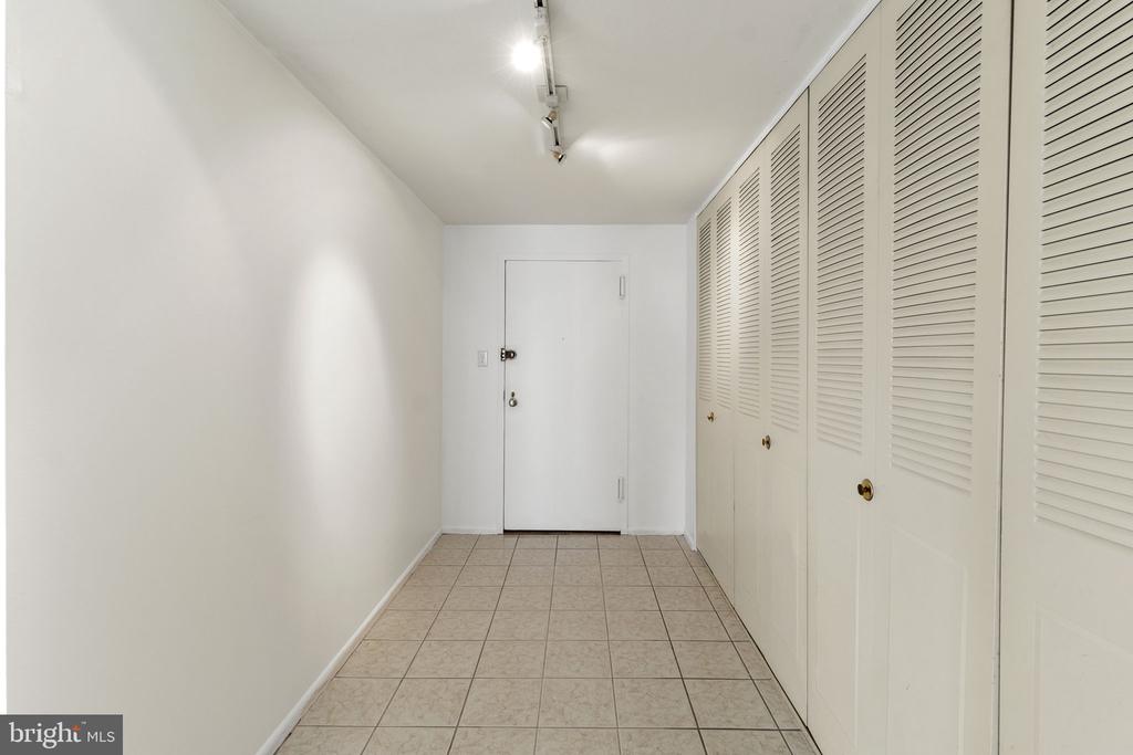 1901 John F Kennedy Blvd #901