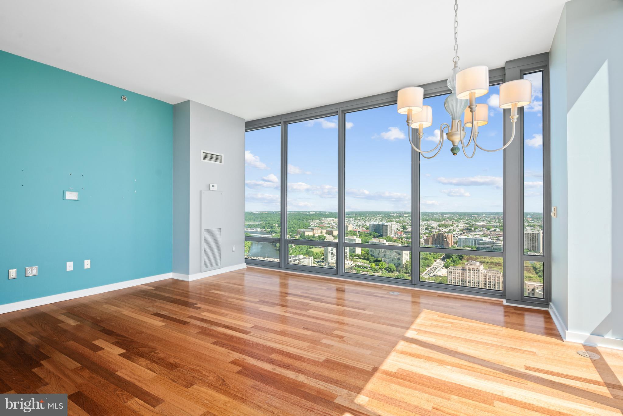 2101 MARKET ST #4106