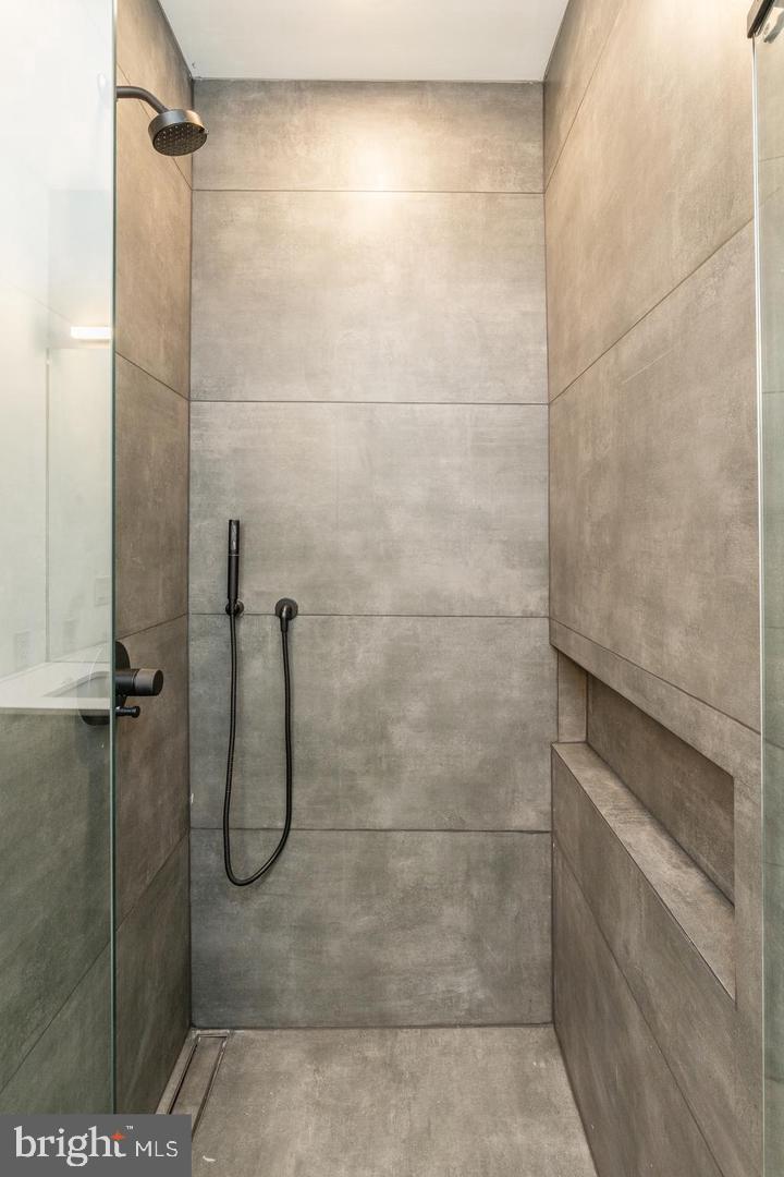 1712 Christian St #1