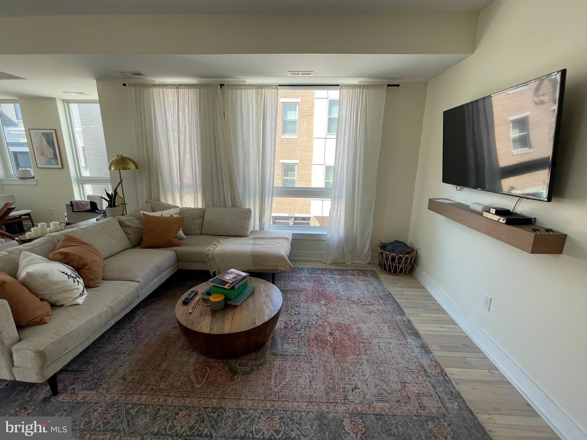 2547 GRAYS FERRY AVE #3