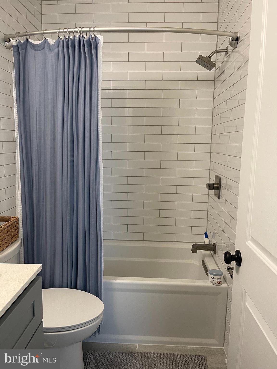 2547 GRAYS FERRY AVE #3