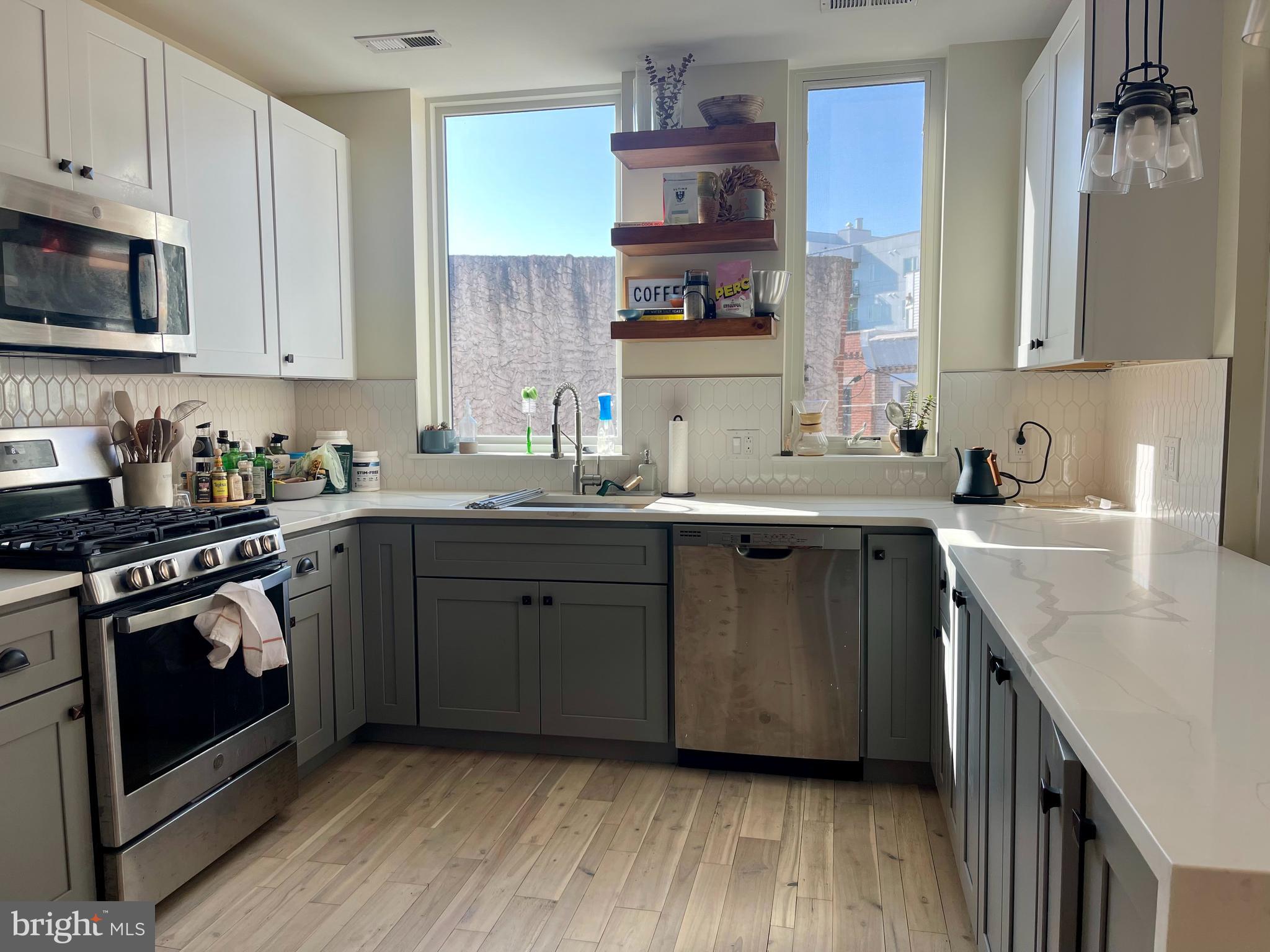 2547 GRAYS FERRY AVE #3