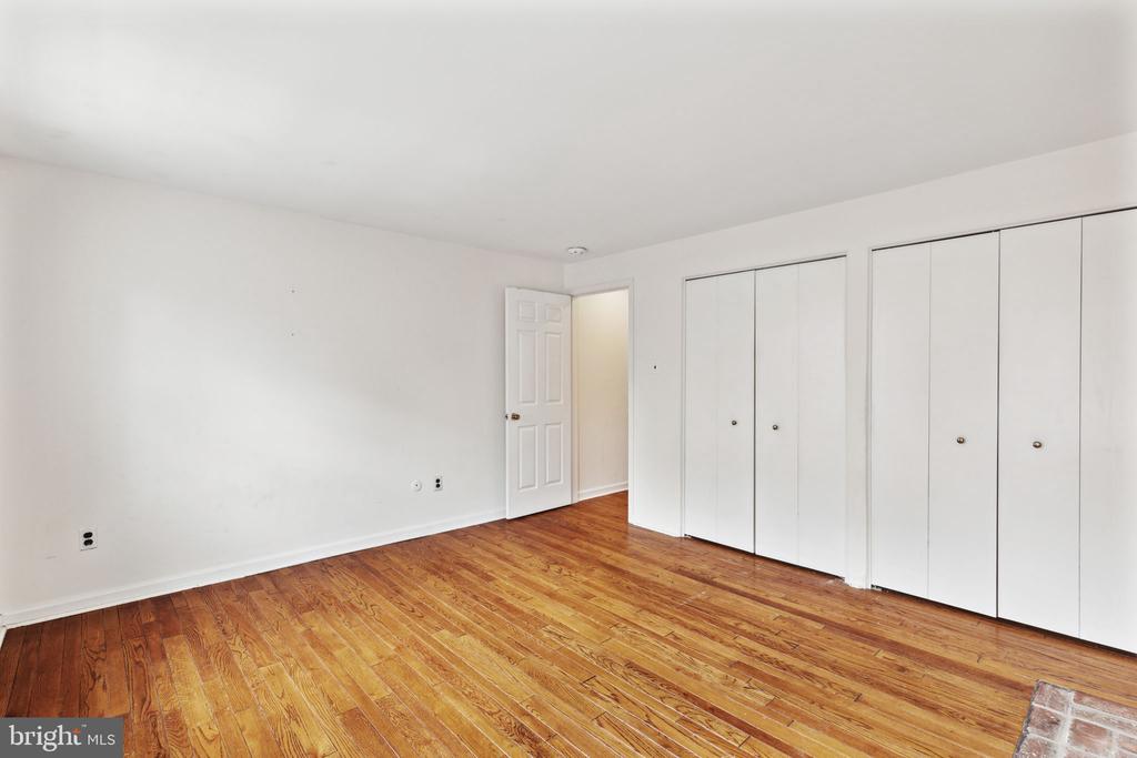 131 Pine St