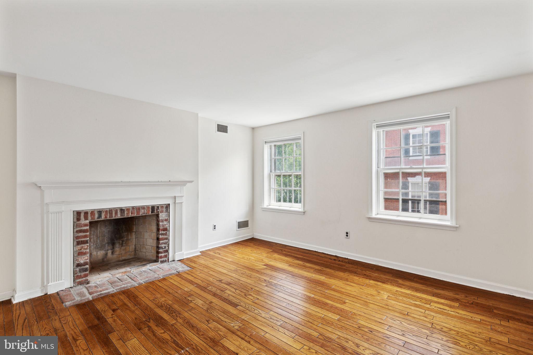 131 Pine St