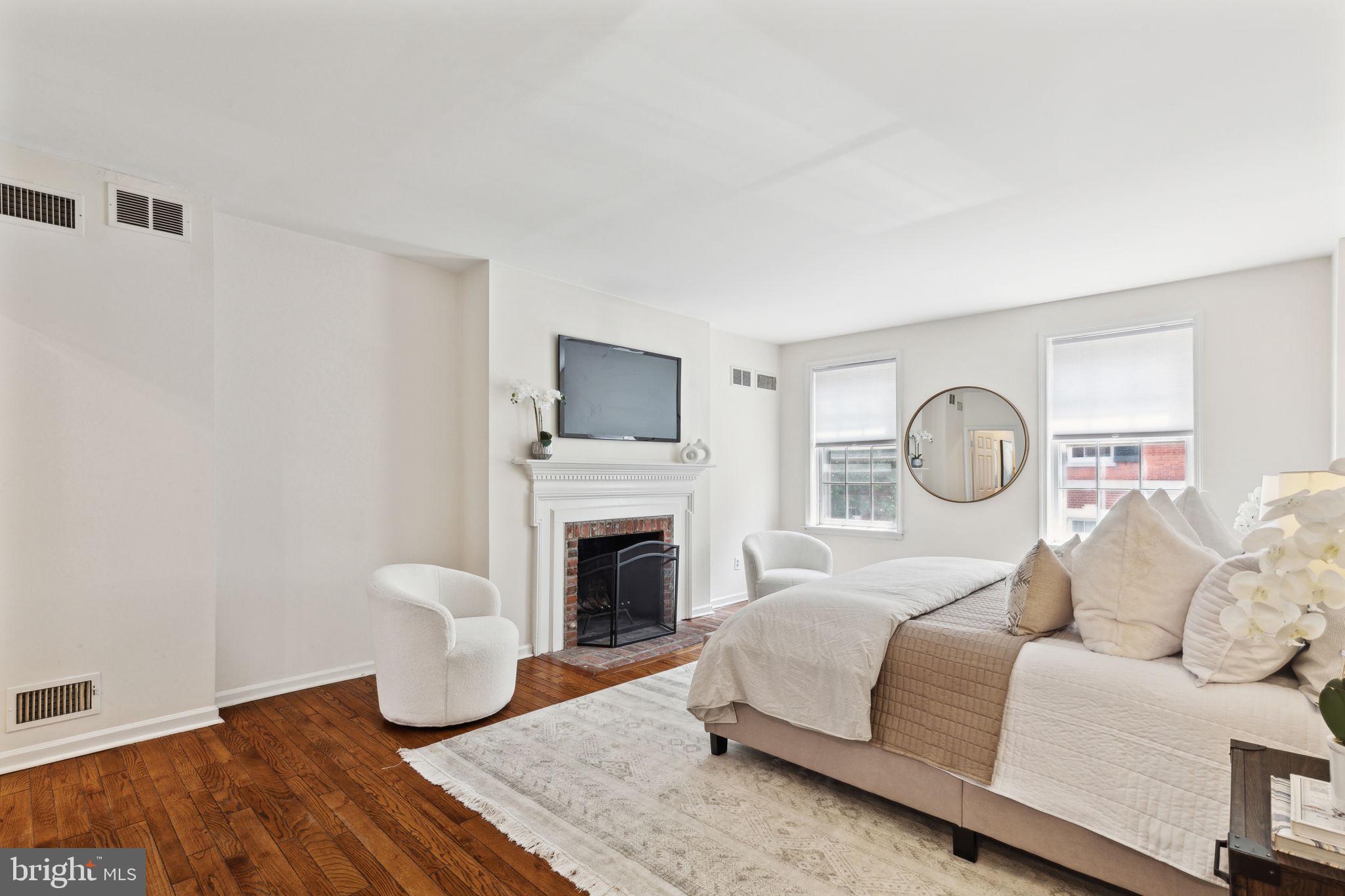 131 Pine St
