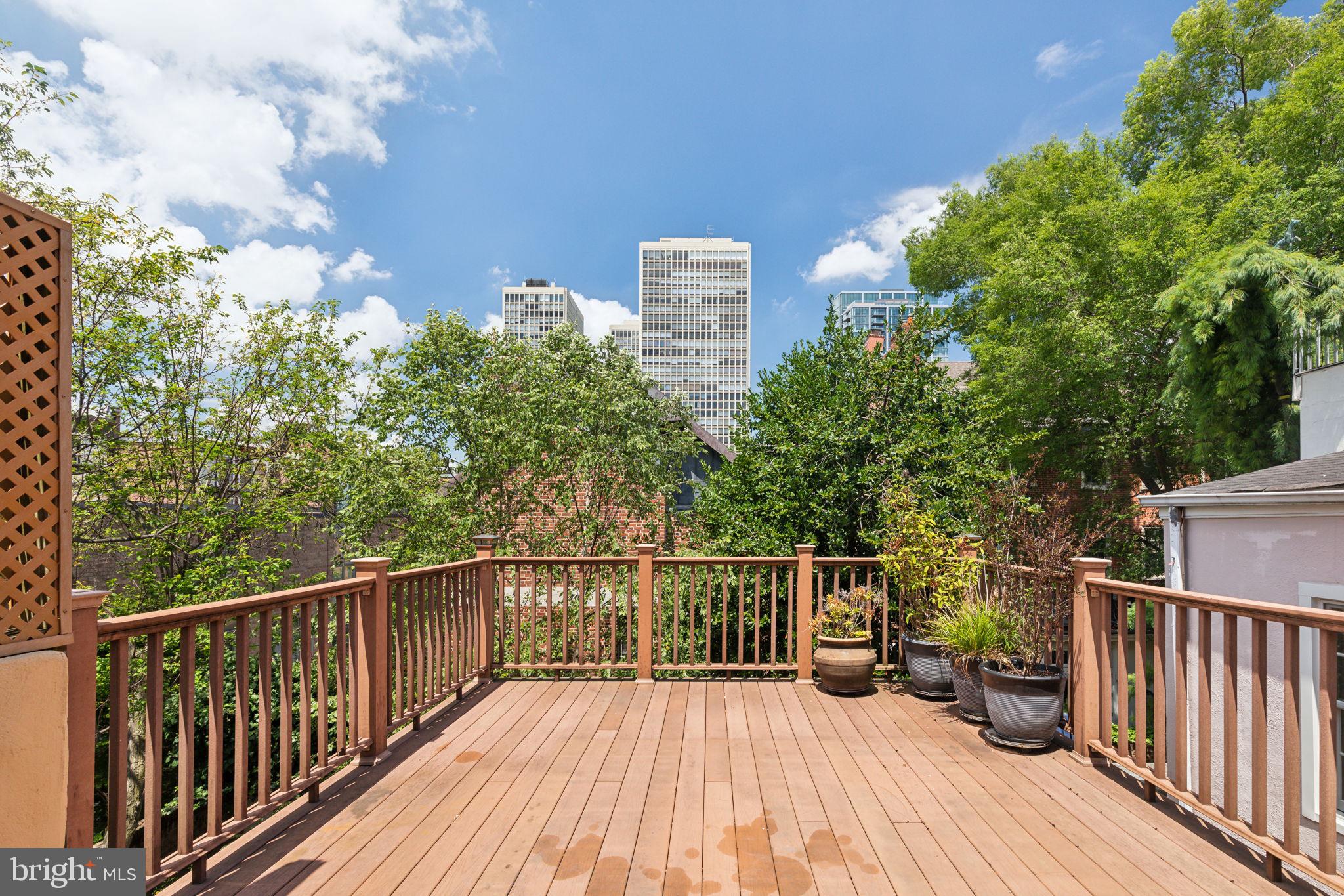 131 Pine St