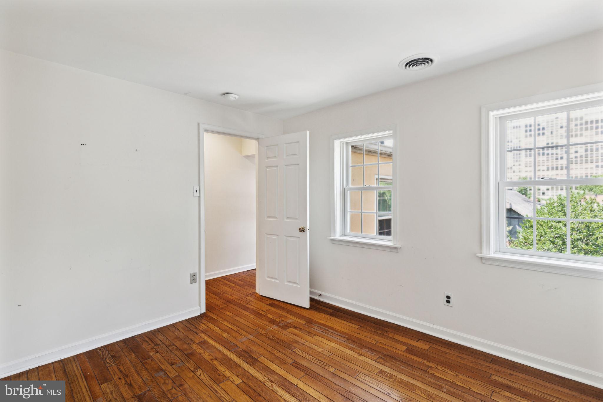 131 Pine St
