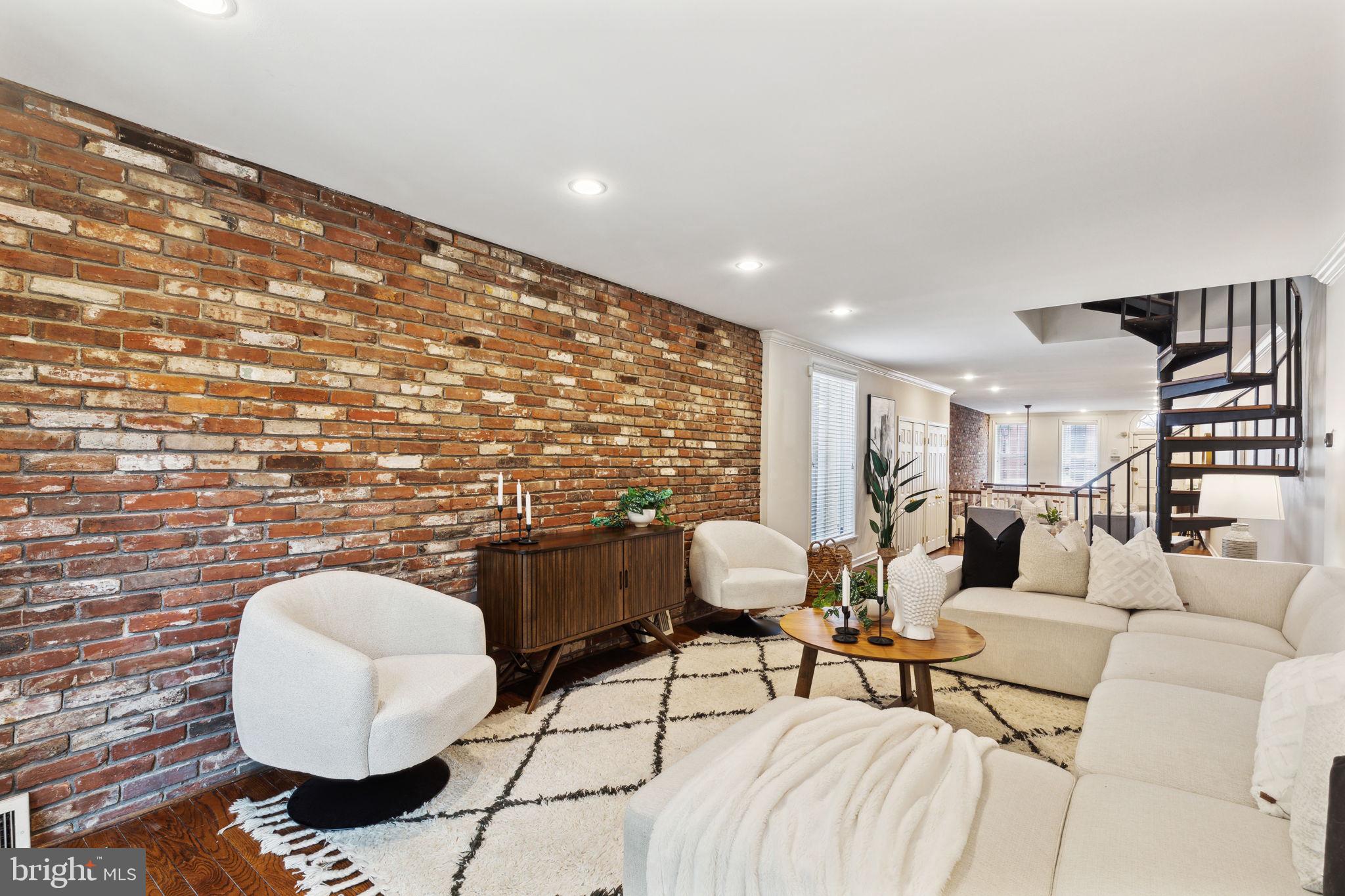 131 Pine St