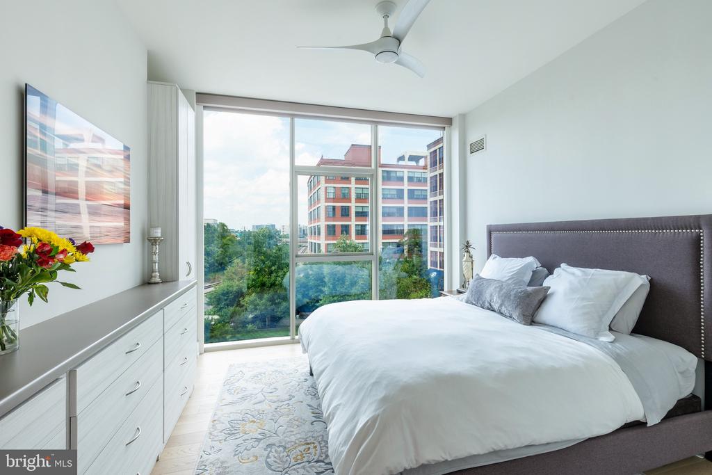 210-20 S 25th St #303