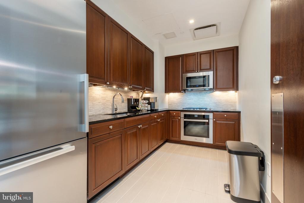 210-20 S 25th St #303