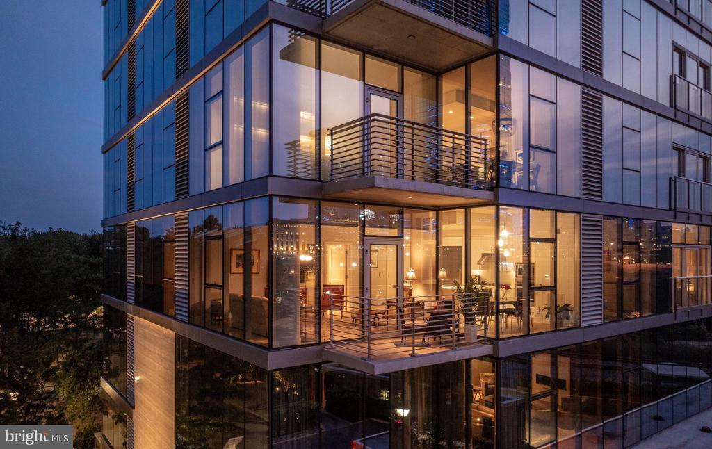 210-20 S 25th St #303