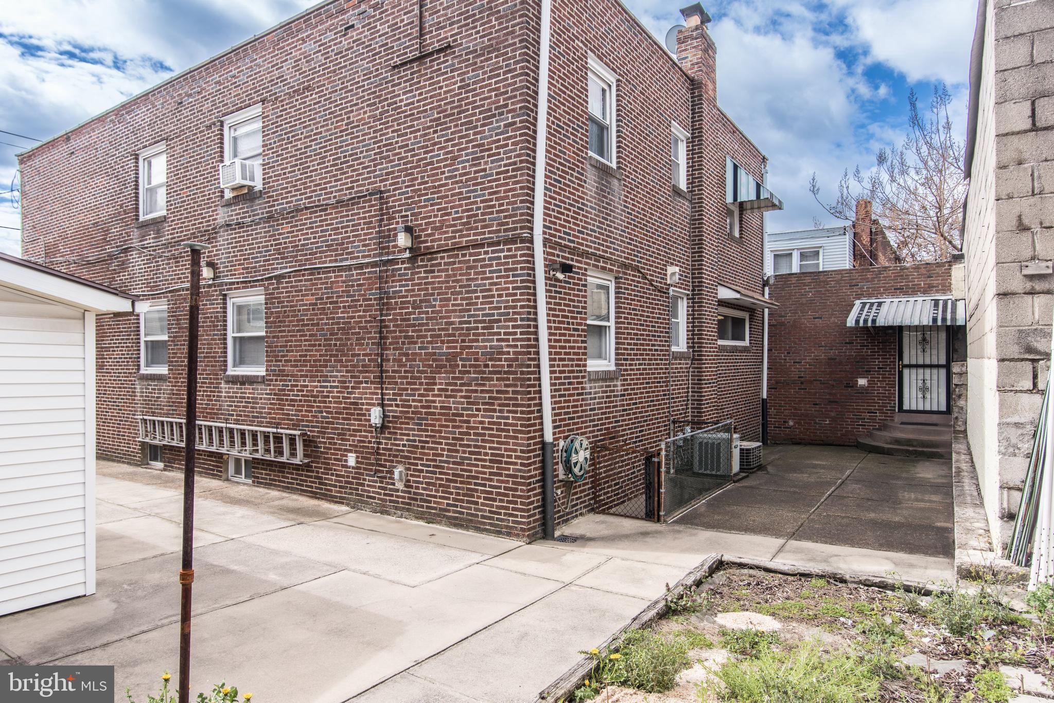 2808-14 Almond St