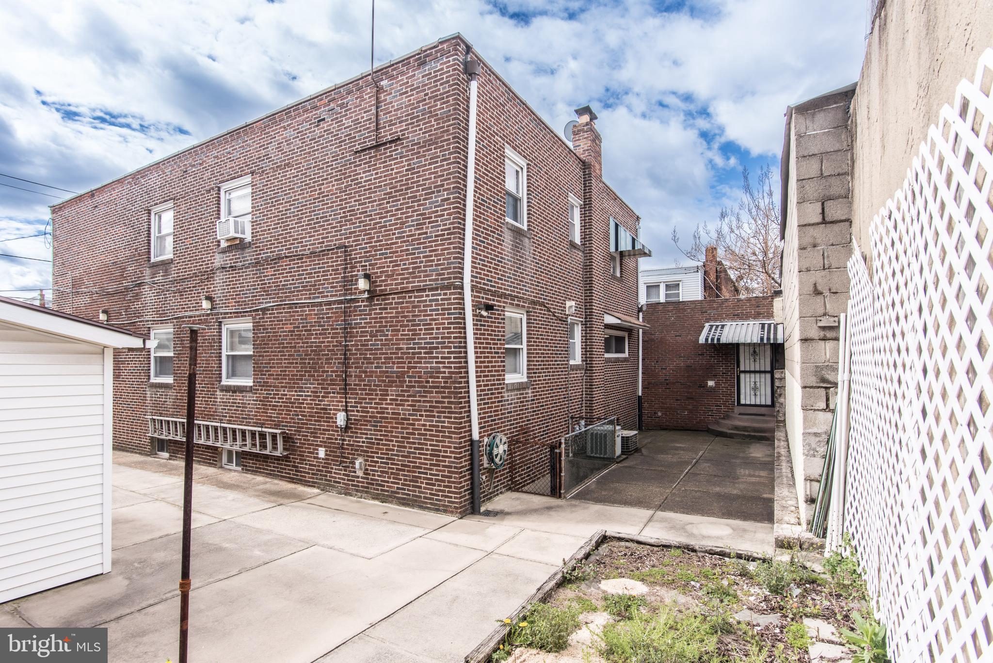 2808-14 Almond St