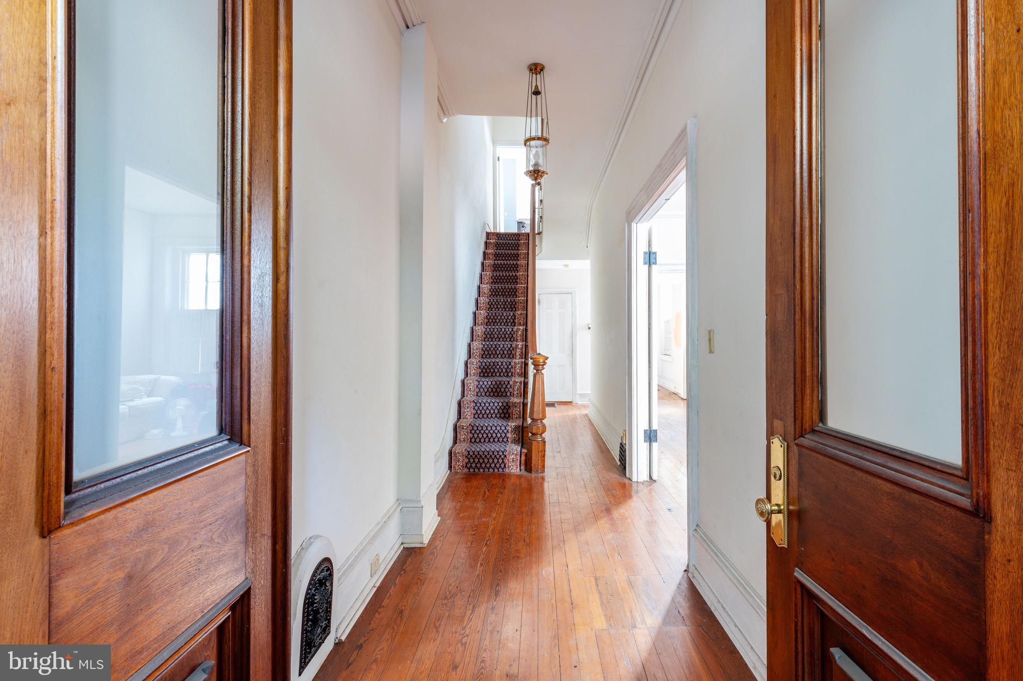 243 Pine St