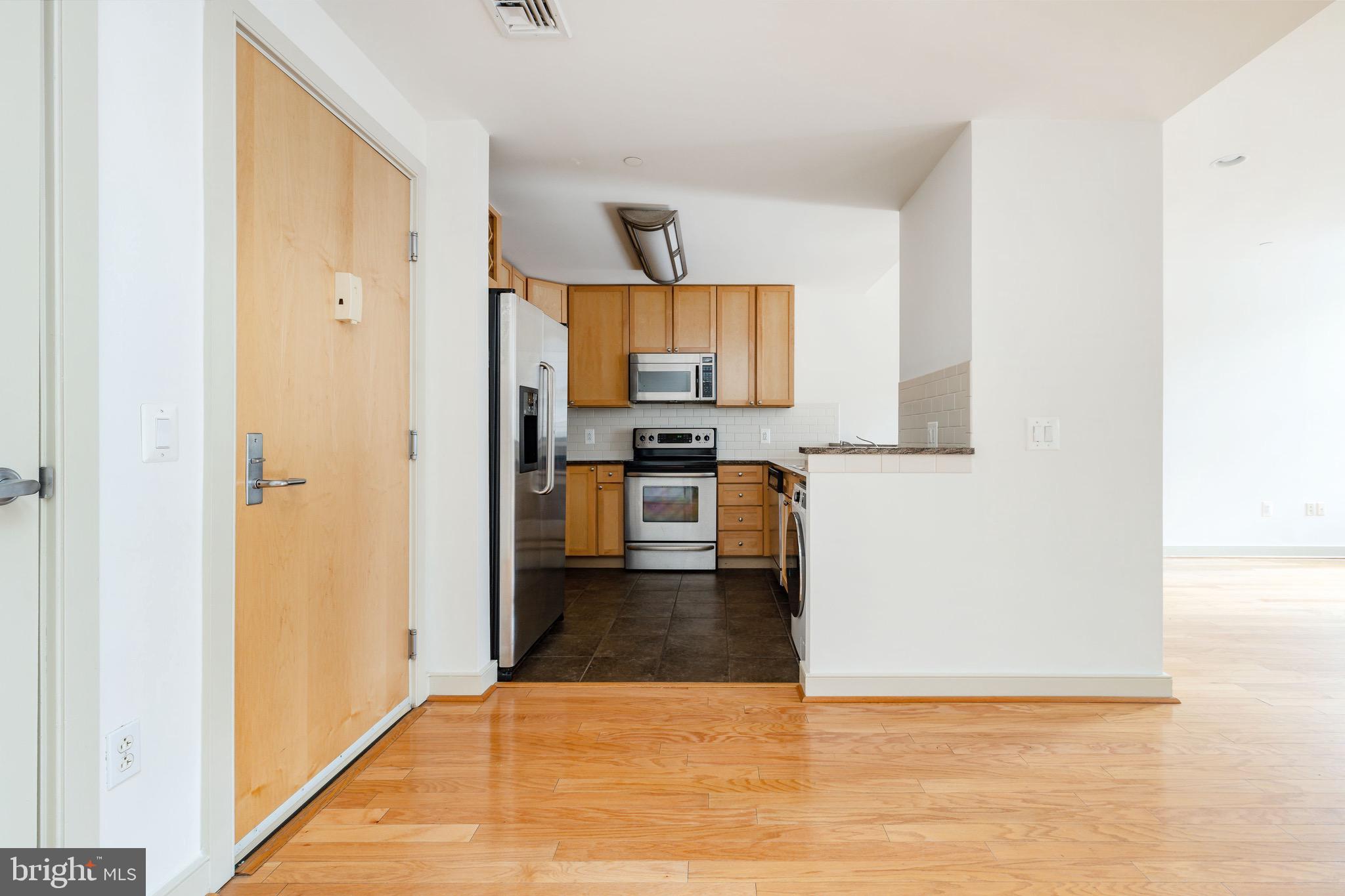 111 S 15th St #2008