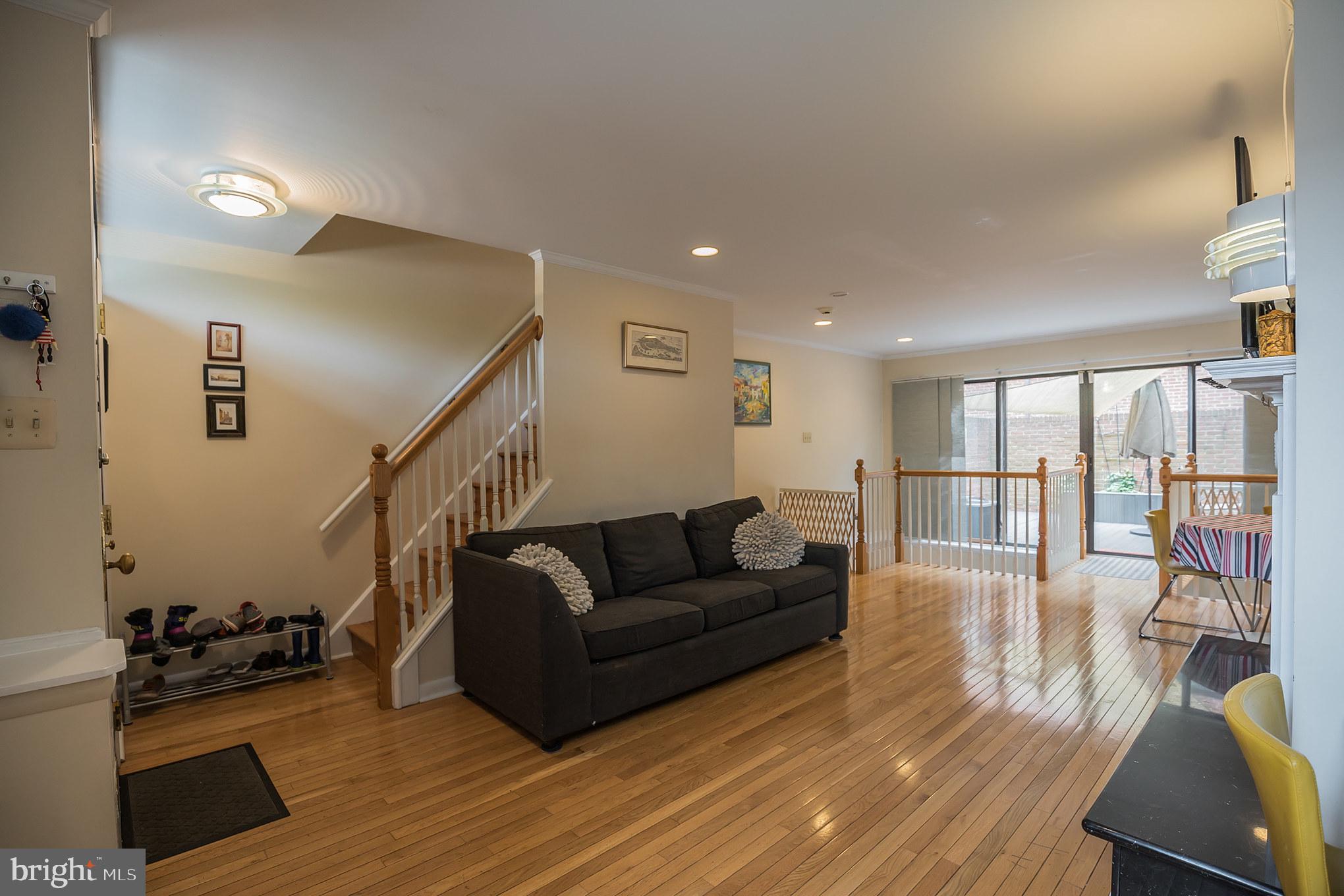 725 Bradford Aly