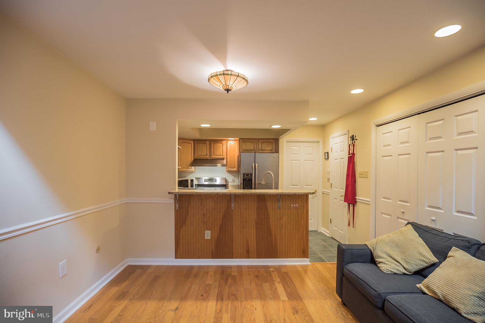 725 Bradford Aly