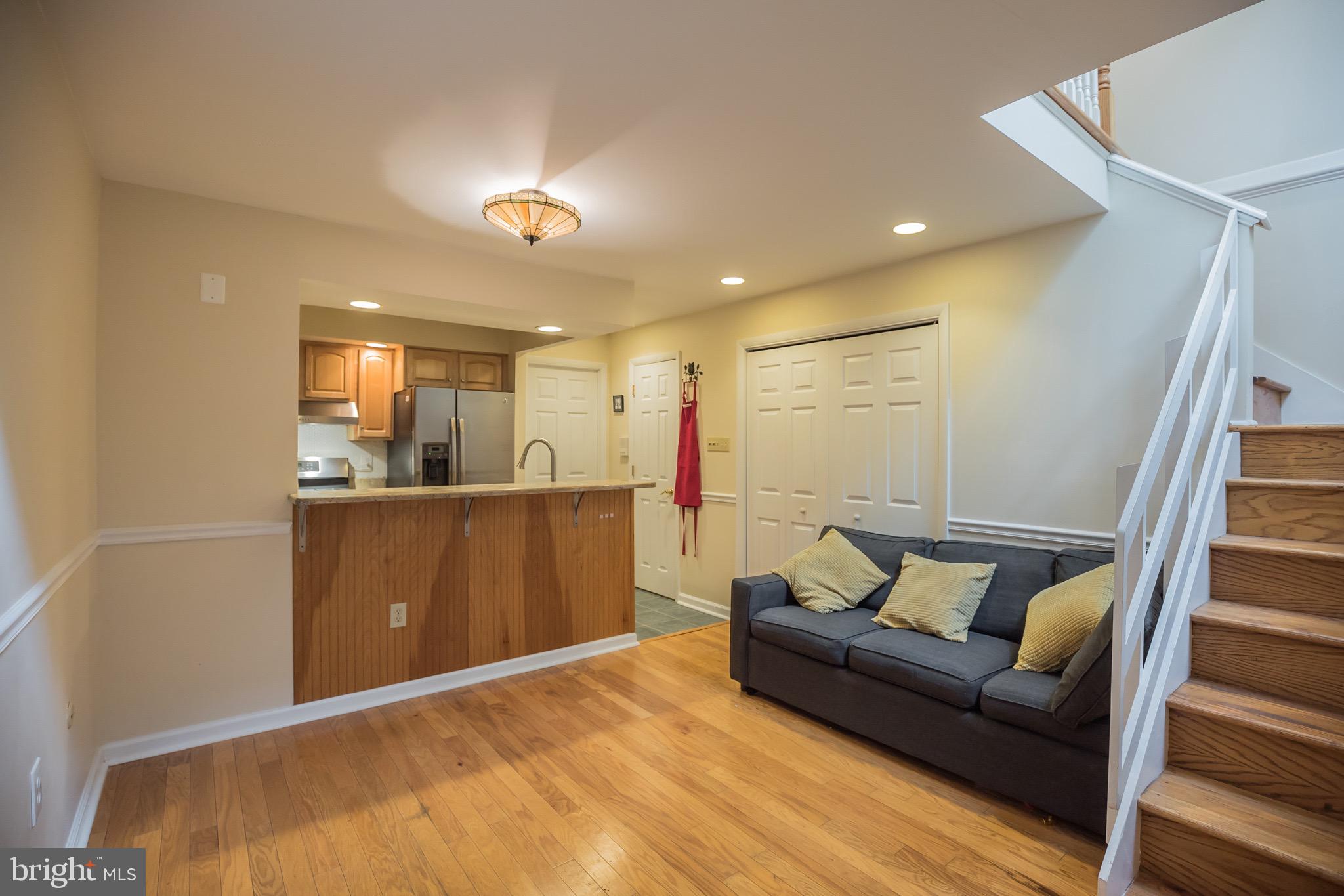 725 Bradford Aly