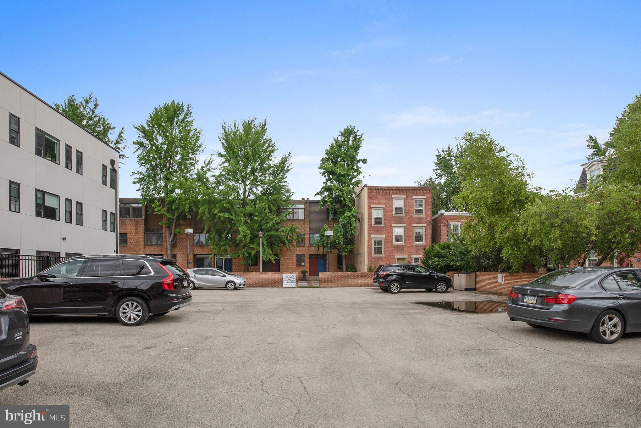 725 Bradford Aly