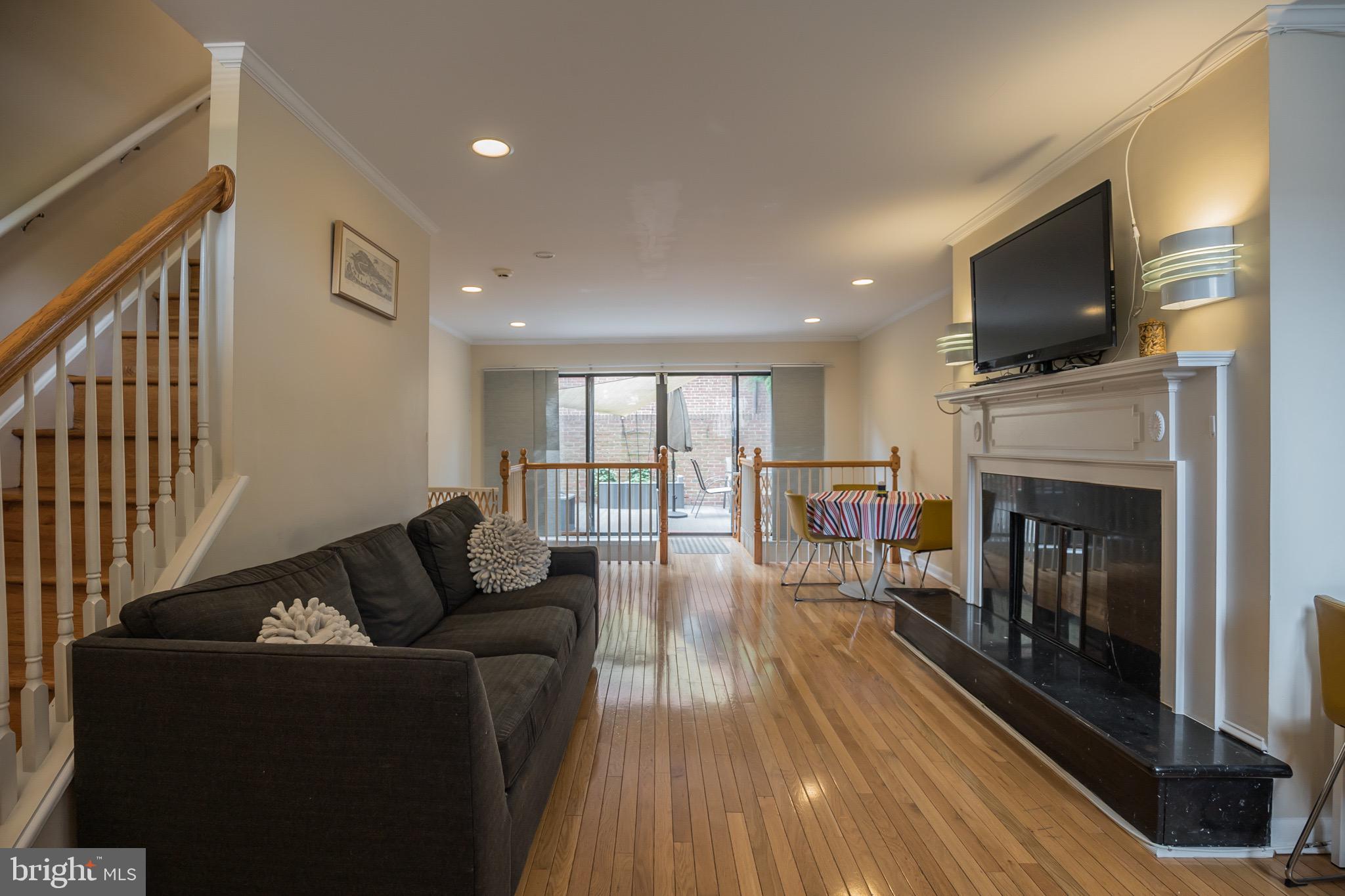 725 Bradford Aly