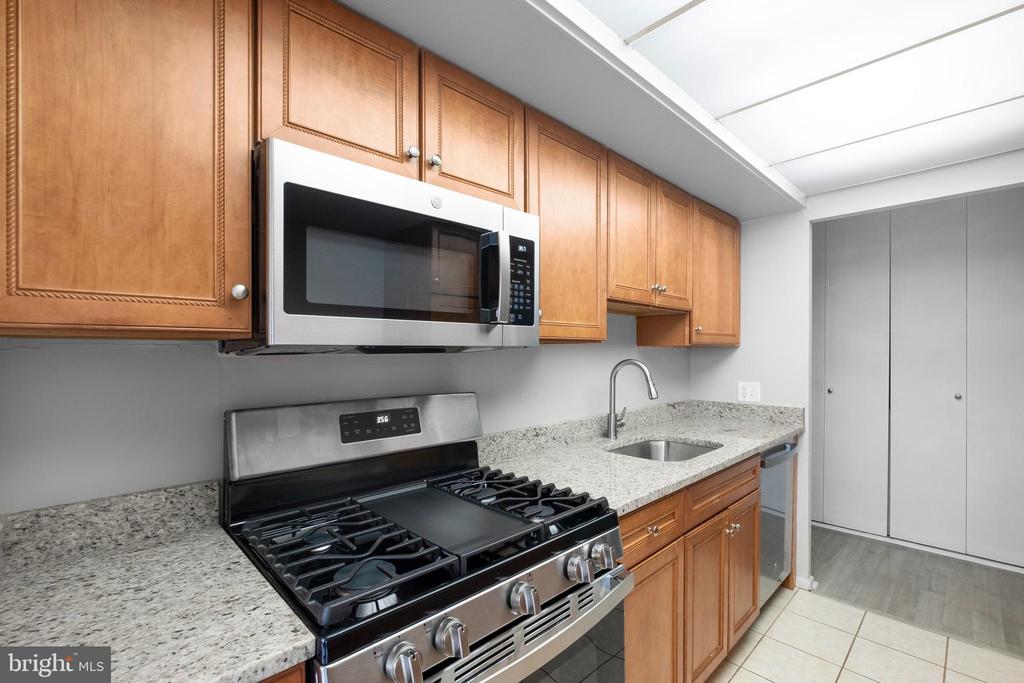 1326-42 Spruce St #705