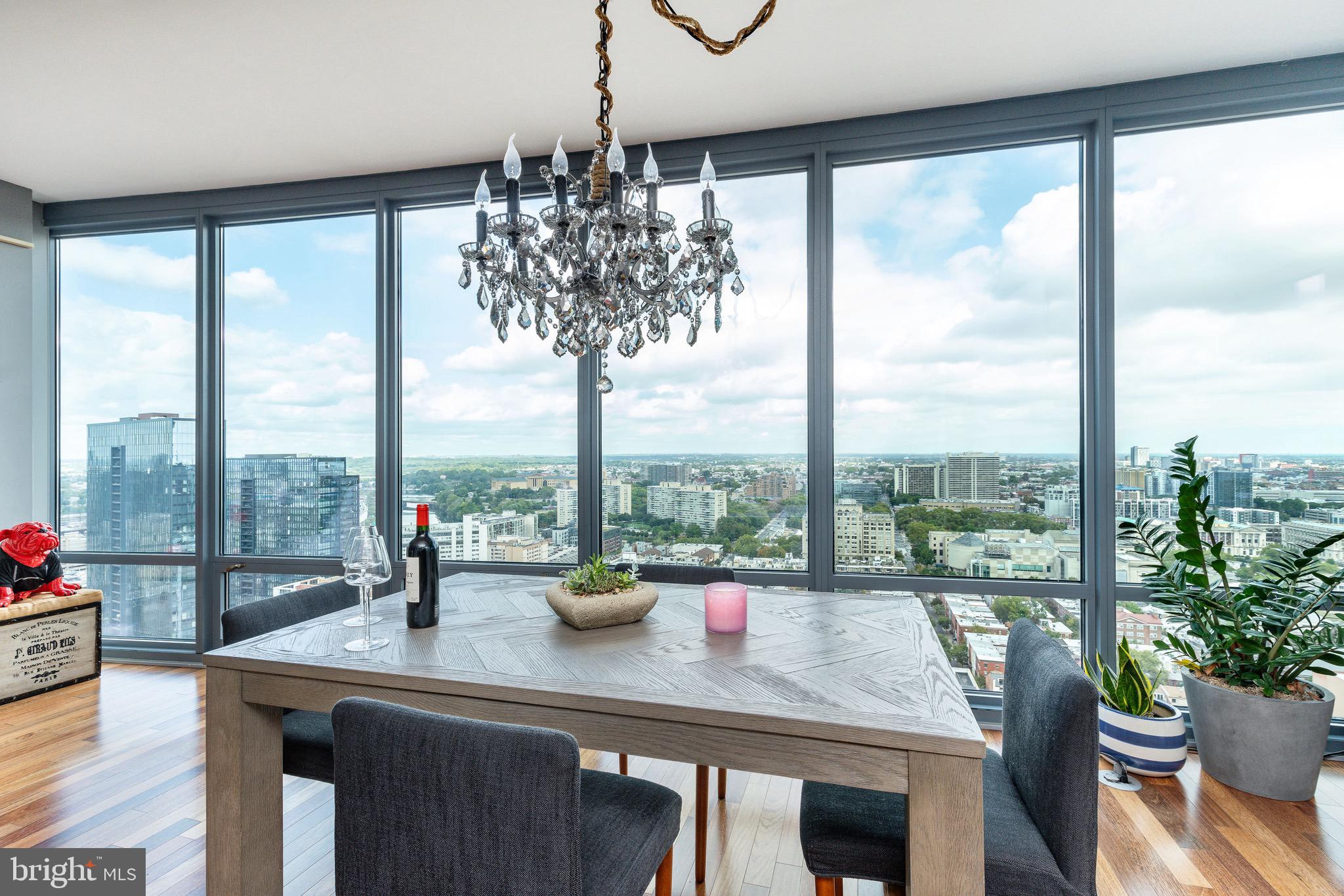 2101 Market St #2901