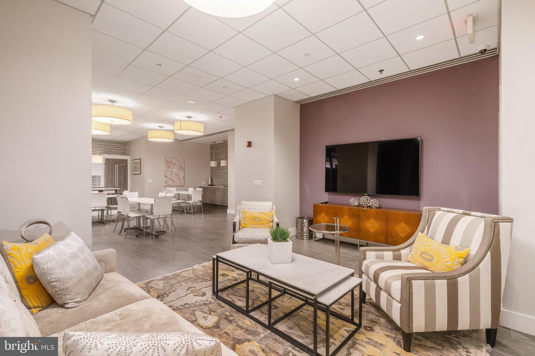 2101 Market St #2901