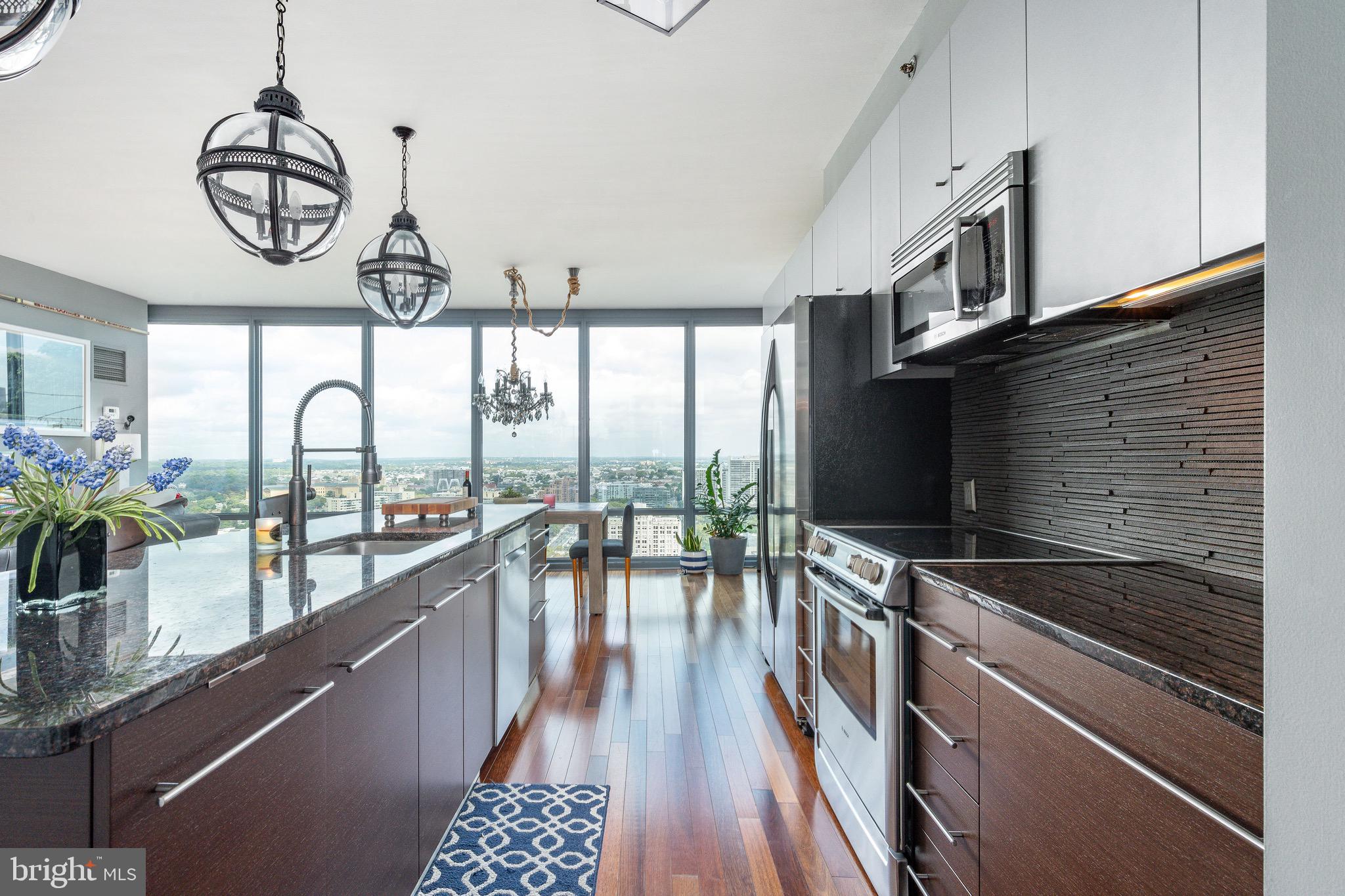 2101 Market St #2901