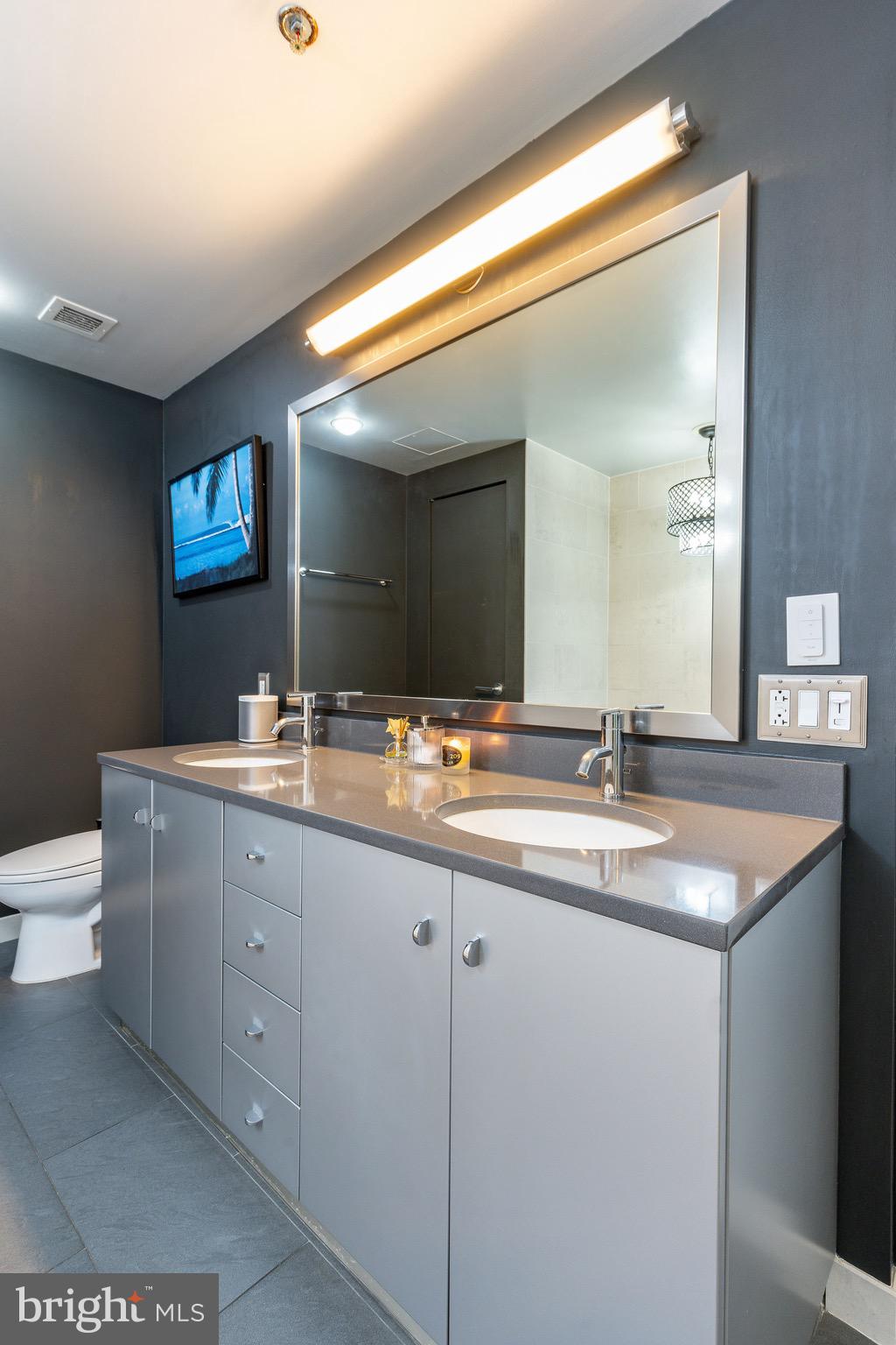 2101 Market St #2901